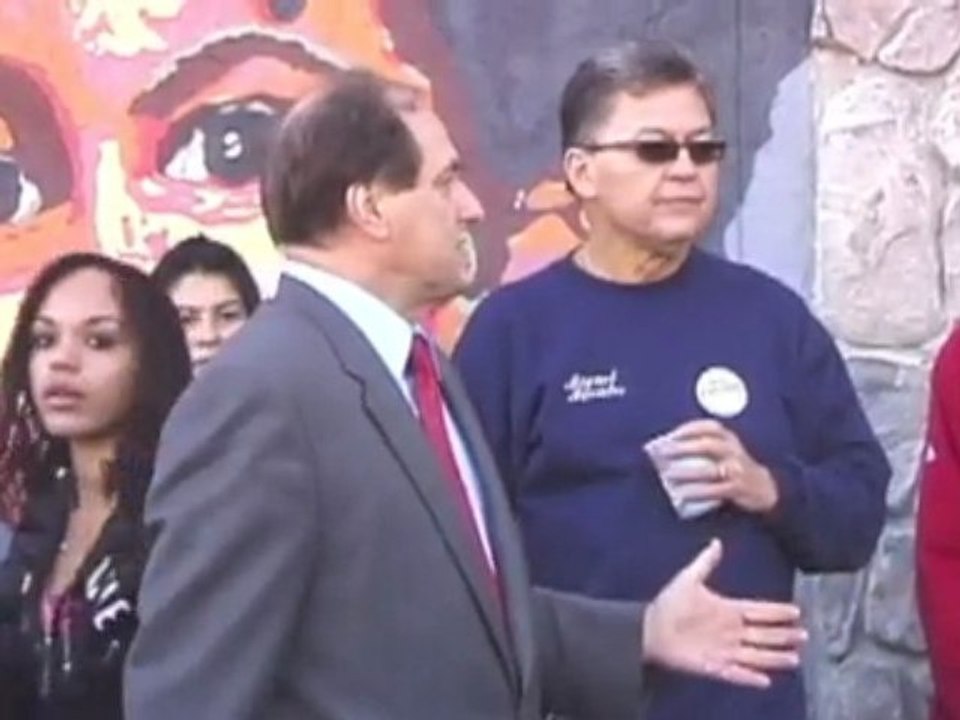 Posadas Con Mike in Roxbury