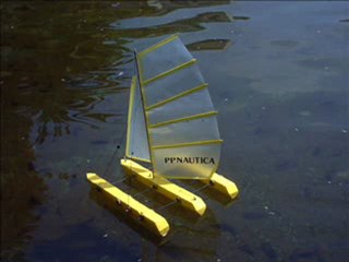 Trimaranes y Catamaranes de unicel.- Toy from trash. FOAM