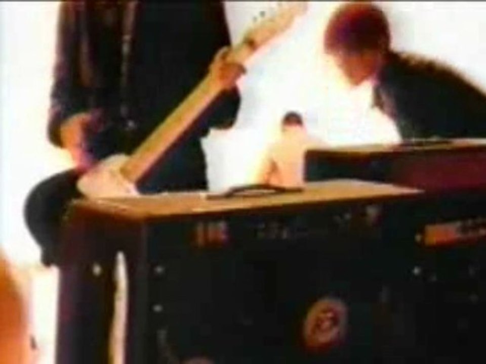 Tomando notas: Elastica Vs. Wire