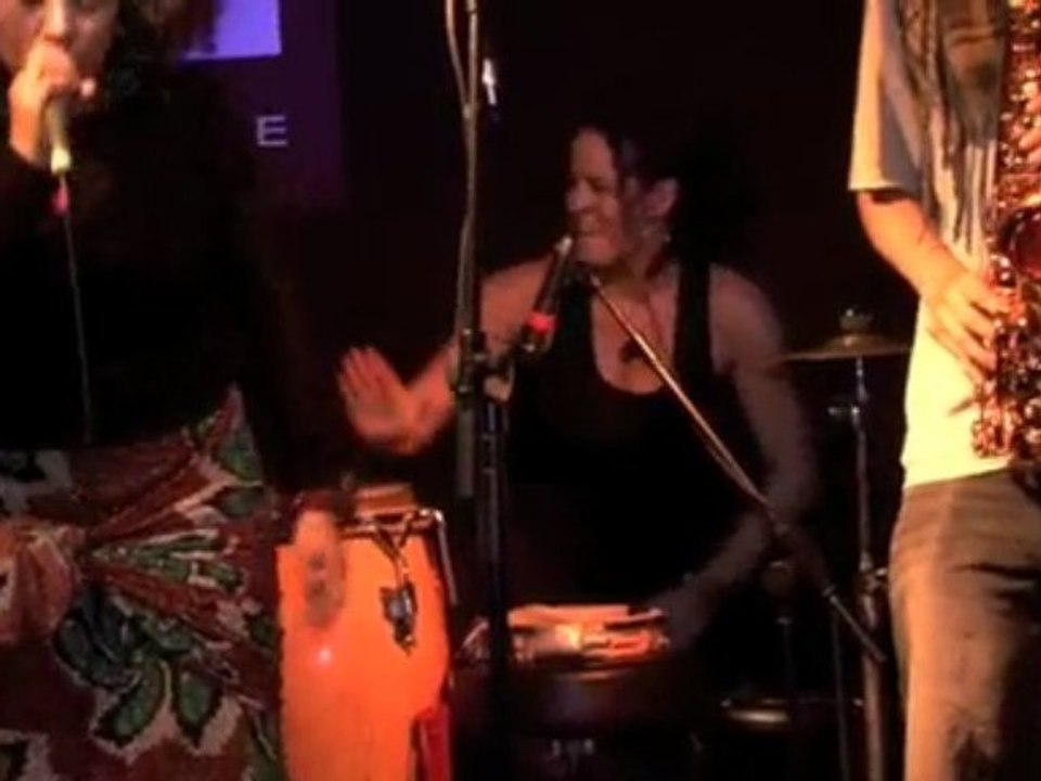 Hanna'M - live @ l'Etage (part 2) fo ksa bouge