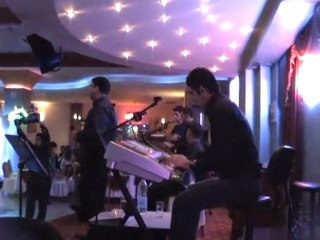 GRUP GÜNEYLİLER-KIZIL MAVİ-EBRU GÜNDEŞ