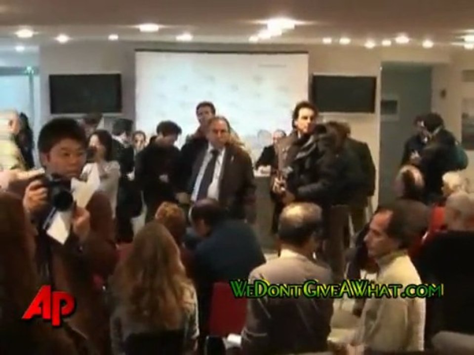 Man who threw shoe at President bush gets shoe thrown back