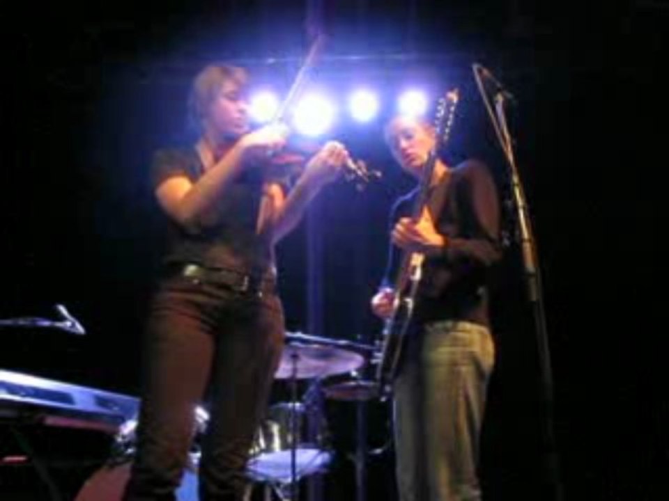 Mansfield Tya - Lointaines à Chateauneuf