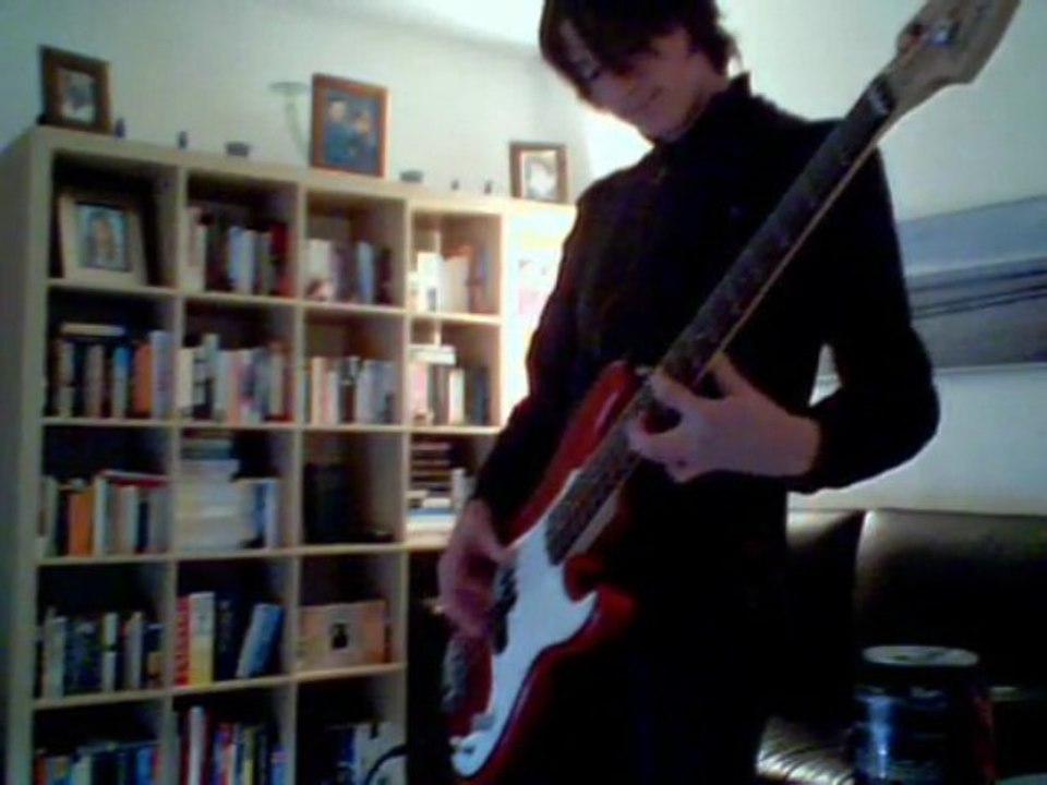 Plug in Baby Bass cover