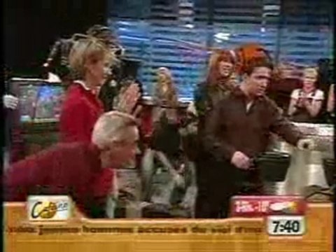 il faut absolument inviter ce type à l'apéro