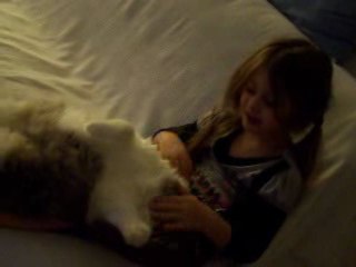 instant partage calin entre zen et p'tite madisson