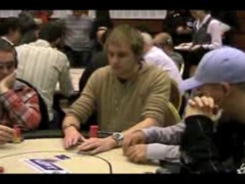 EPT Prague Day2 : Guillaume Darcourt raconte une main