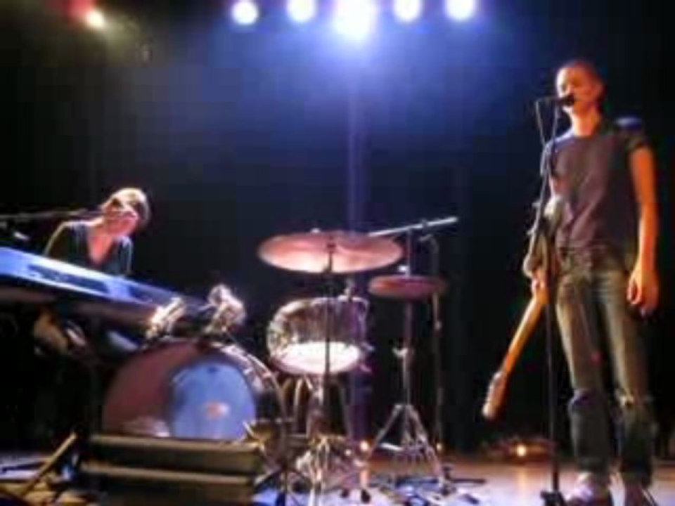 Mansfield Tya - Why not die together à Chateauneuf