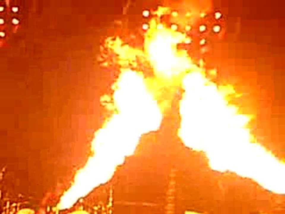 Rammstein live Lyon 02 dec 2009-Feuer Frei !