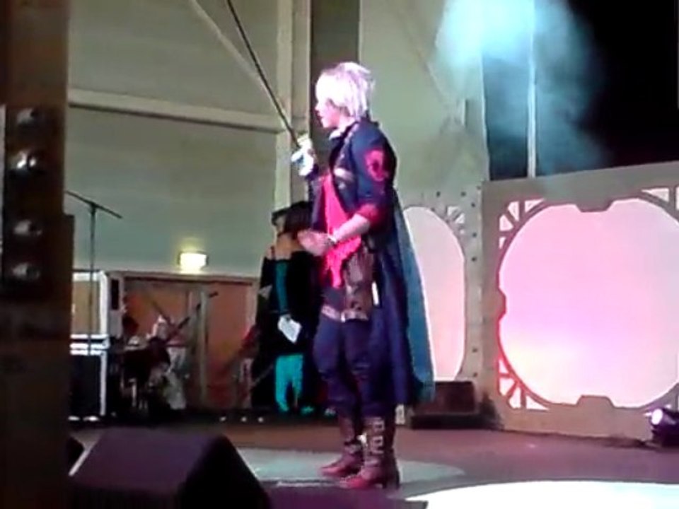 TGS 2009 - Cosplay Solo - Nero (DMC4)