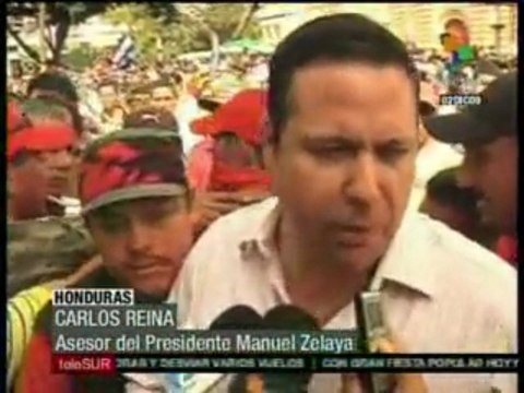 Hondureños exigen Restitución de Manuel Zelaya al poder