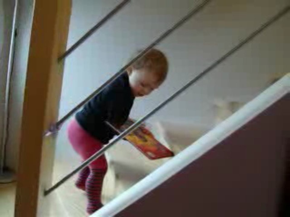 loulou tektonik!!! loulou danse de la pluie !!!!!