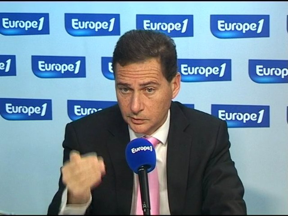 Besson "se réjouit" du débat sur l'identité nationale