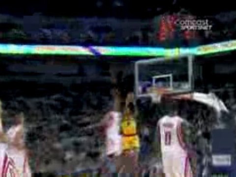 NBA Vladimir Radmanovic throws an amazing pass to Monta Elli