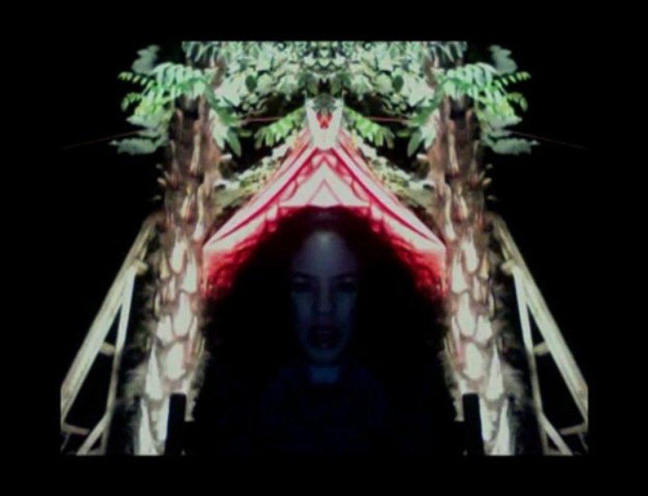 Yasemin MORi - Mutsuz Punk