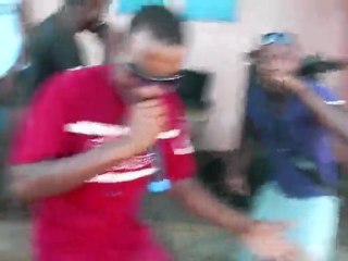 Sinyno en mode coupé déconé LE BLED SAIS MAGIC