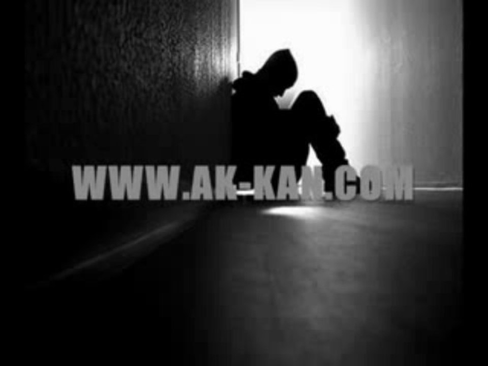 bu adam söyle sensız yaşarmı??? slow rap süper  AYTAN!