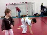 Ugo fait son bapteme de capoeira