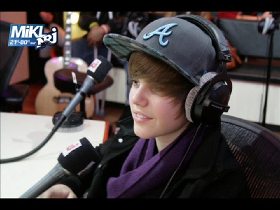 Justin Bieber - One less lonely girl en live sur NRJ