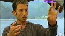 A simple Rubber ban magic trick by Cyril