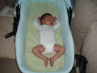<3 YOAN NE LE 28 JUIN 2009 ==> UN ANGE DES ILES !!! <3