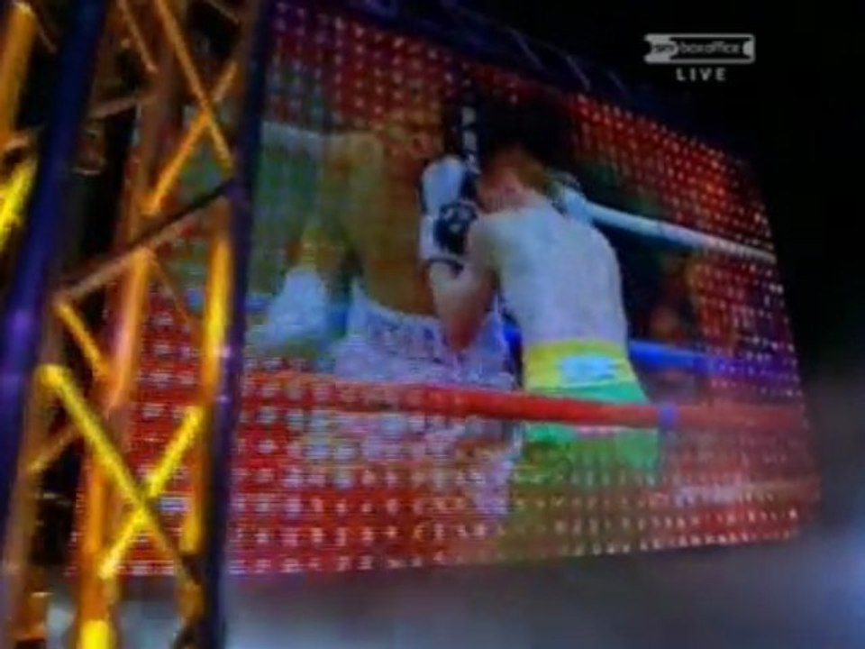 Amir Khan v Dimitry 5th Dec 2009 Part 1