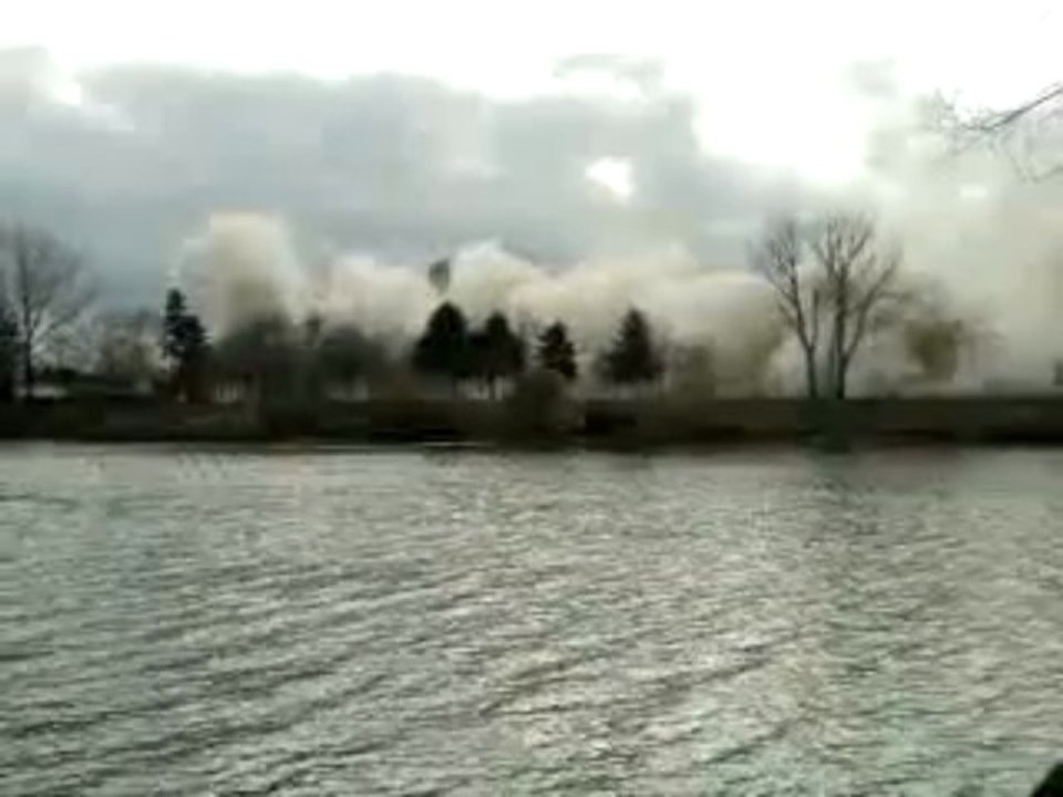 Démolition des 3 tours de la Zup à Chalon sur Saone