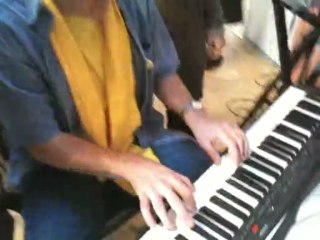 2009 - TELETHON - VINCENT AU PIANO (3)