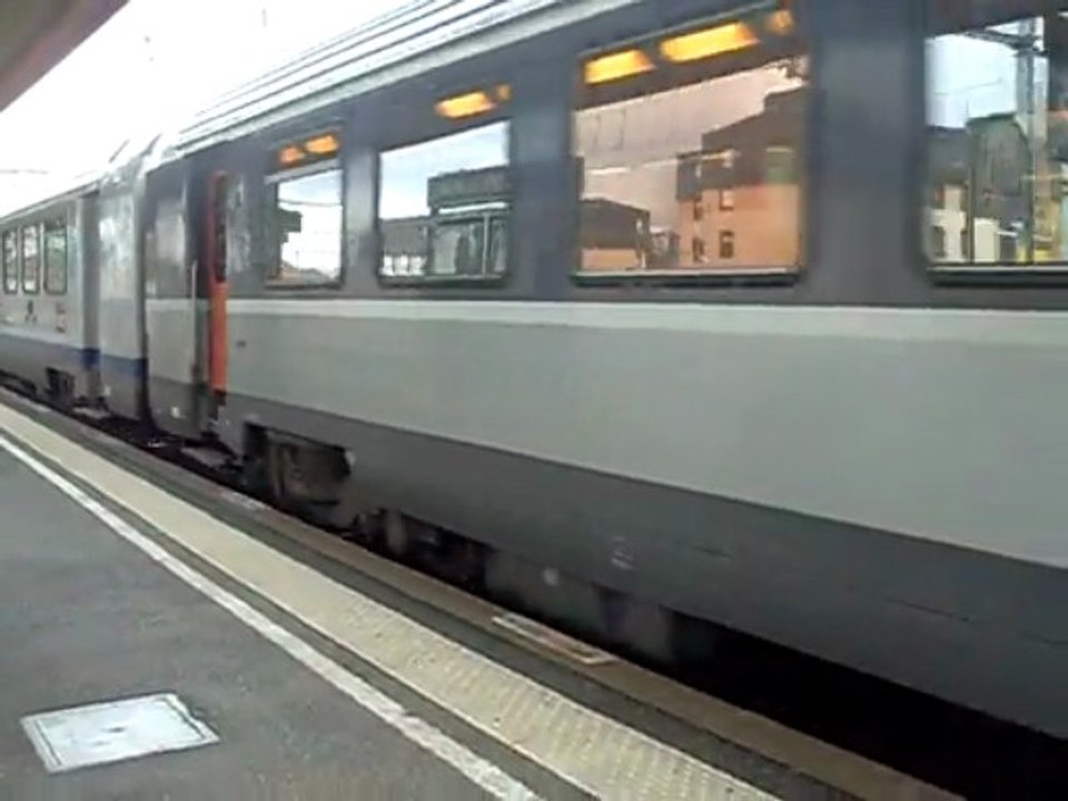 le ter rhone alpes avec la bb 25251 multiservice Reversible