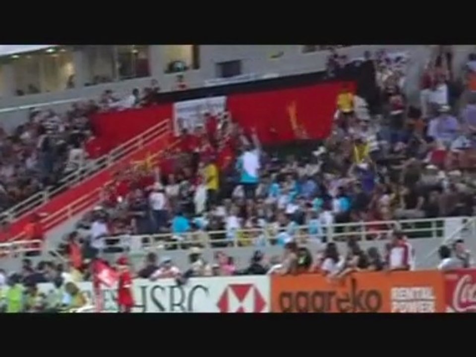 Dubai Rugby Sevens - The Mexican Wave