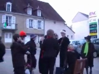 le théâtre aux pieds nus expérimente la rue