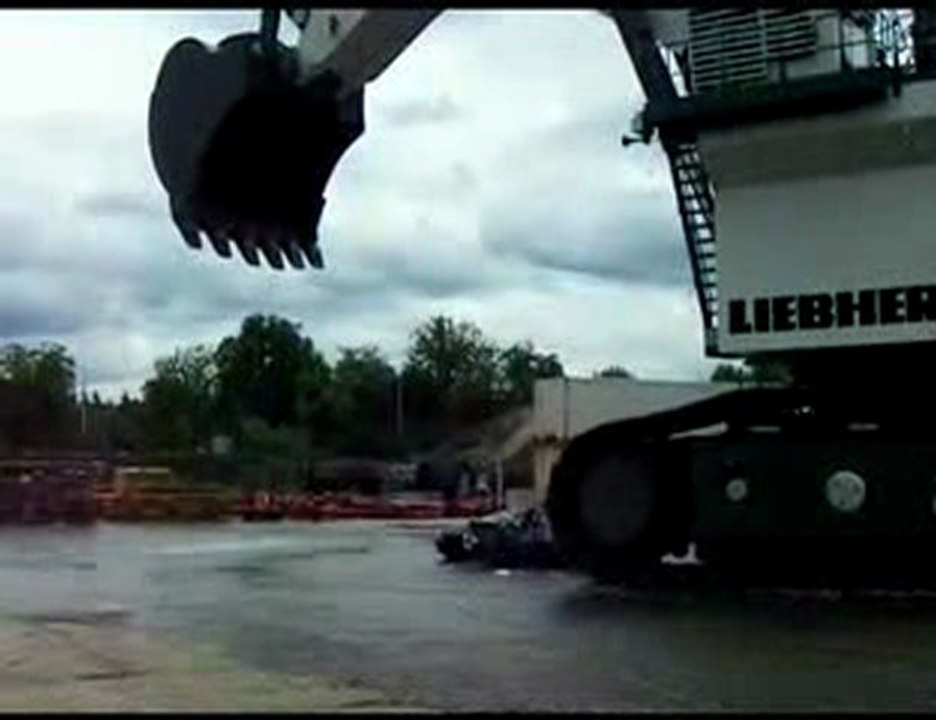 lavaggio di  auto con trattore