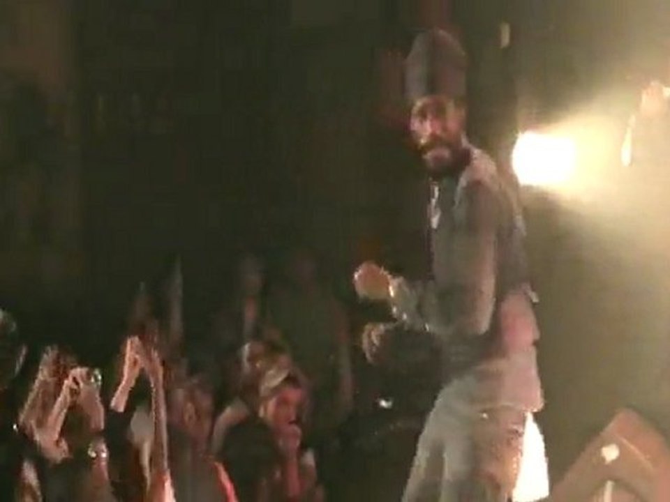 Sizzla live " Get To The Point " November 2009 Marseille