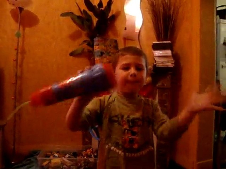 mon fils chante petit papa noel