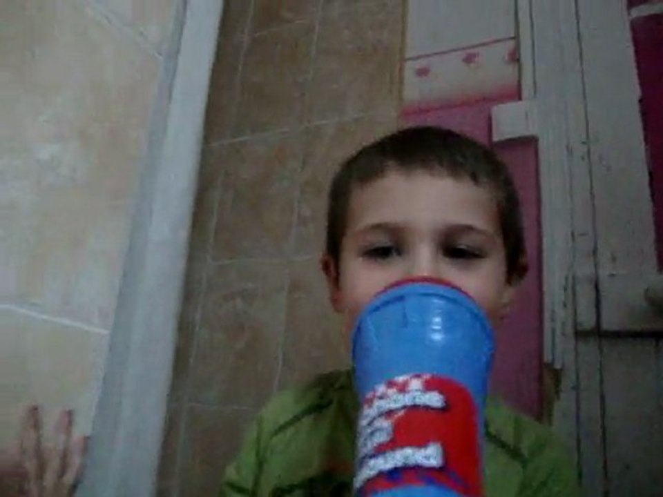 matheo chante l'alphabet