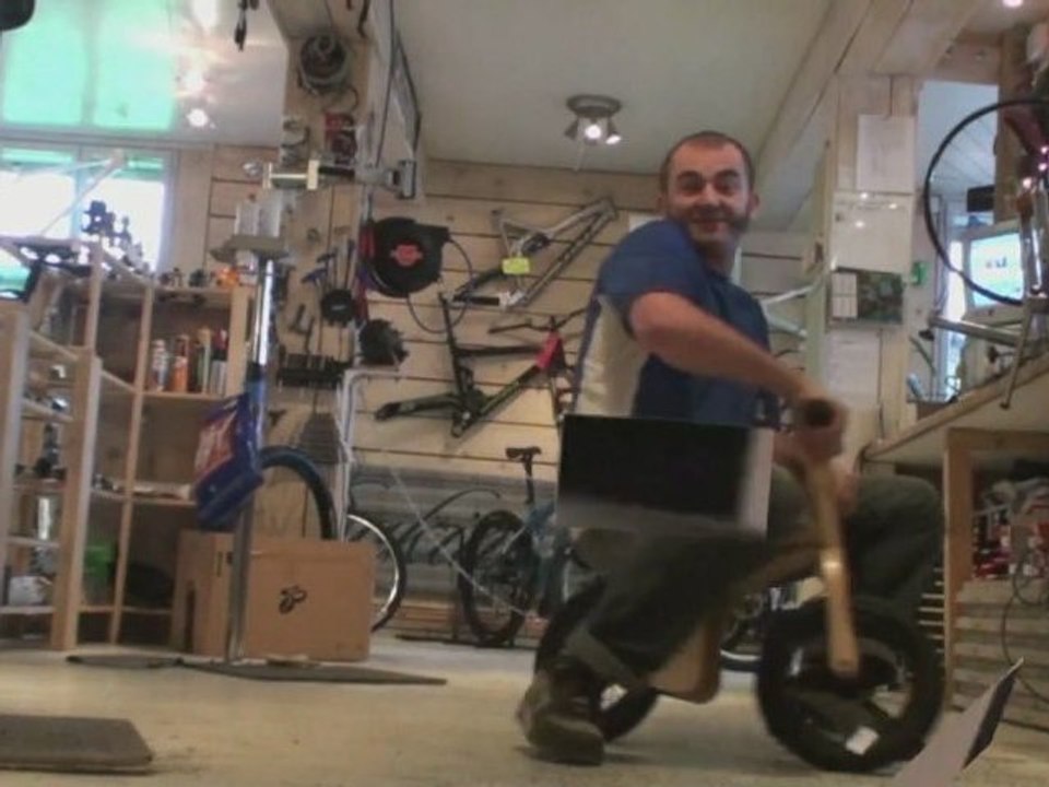 2009_12_Promo_Yoda_Bikes