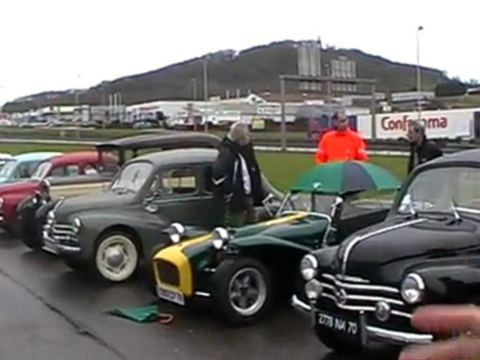 VEHICULES ANCIENS A VESOUL