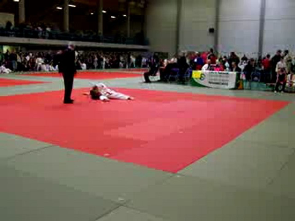 2ème combat de judo de Axel st gilles le 6decembre 2009