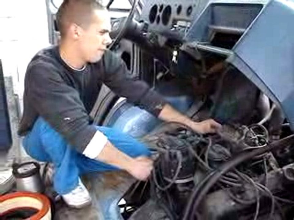 LE V8