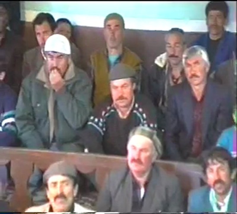 ÇEKEREK ALIÇLI  KÖYÜNDE..1995 BAYRAM NAMAZINDAN.GÖRÜNTÜLER