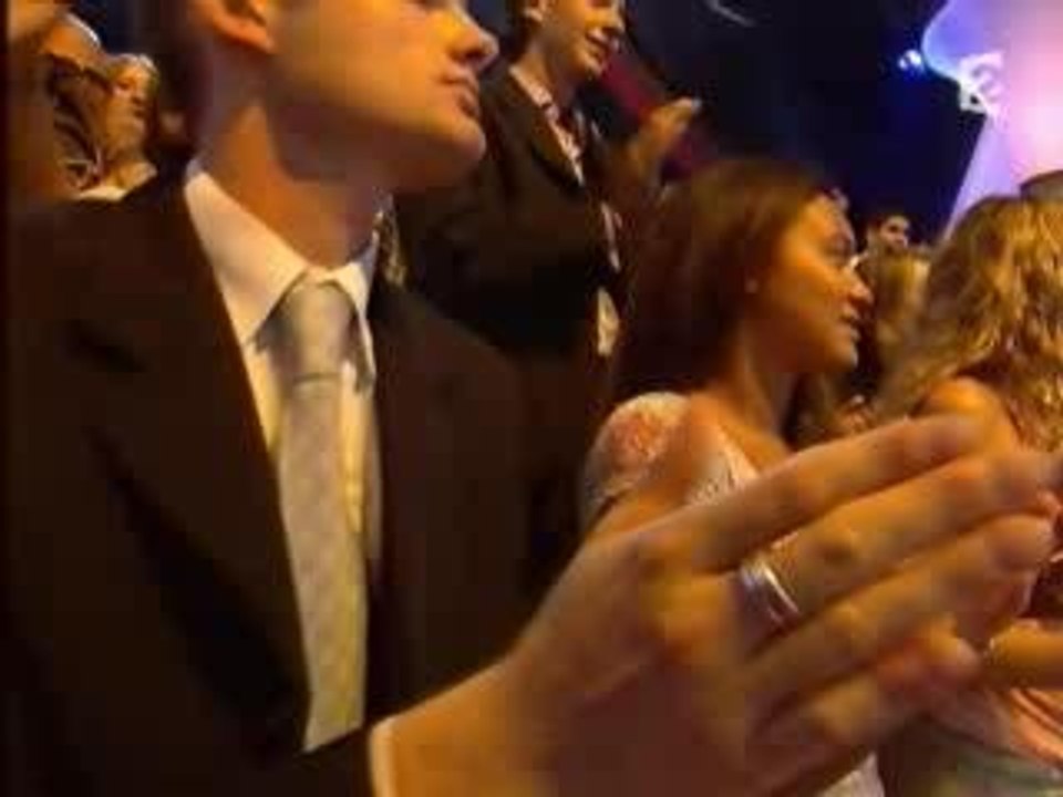 Lorie  Sur Un Air Latino