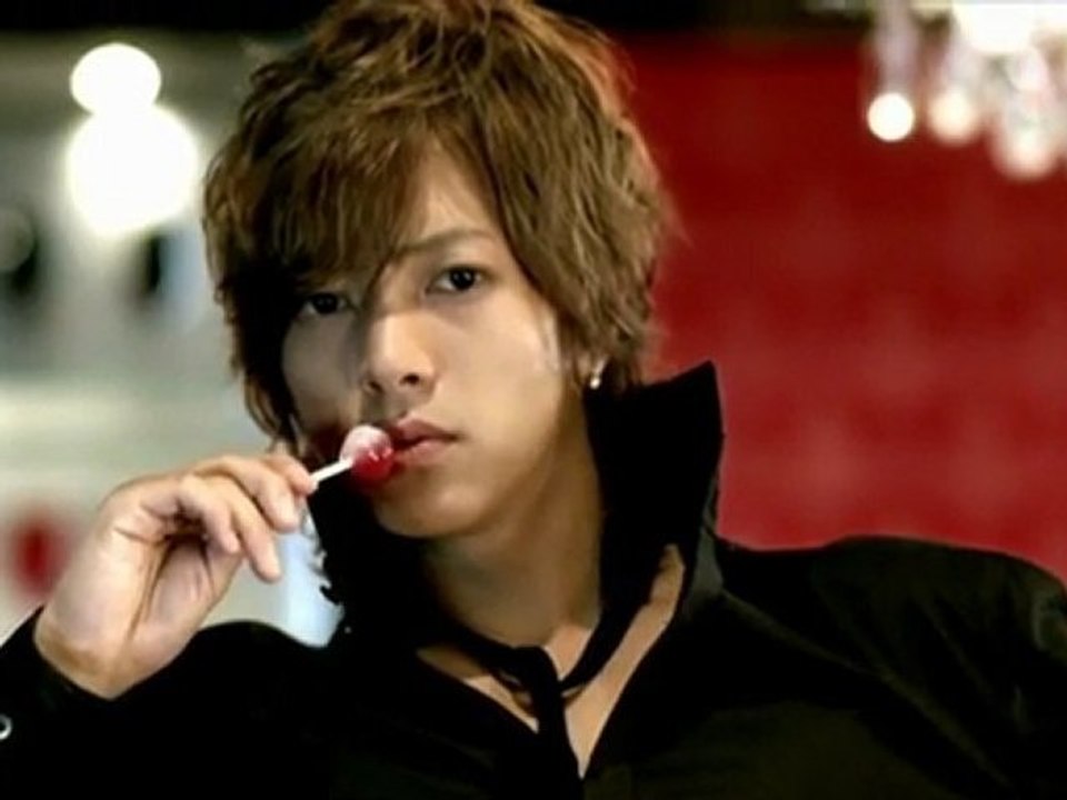 Yamashita Tomohisa  - Toshiba Dynabook MX