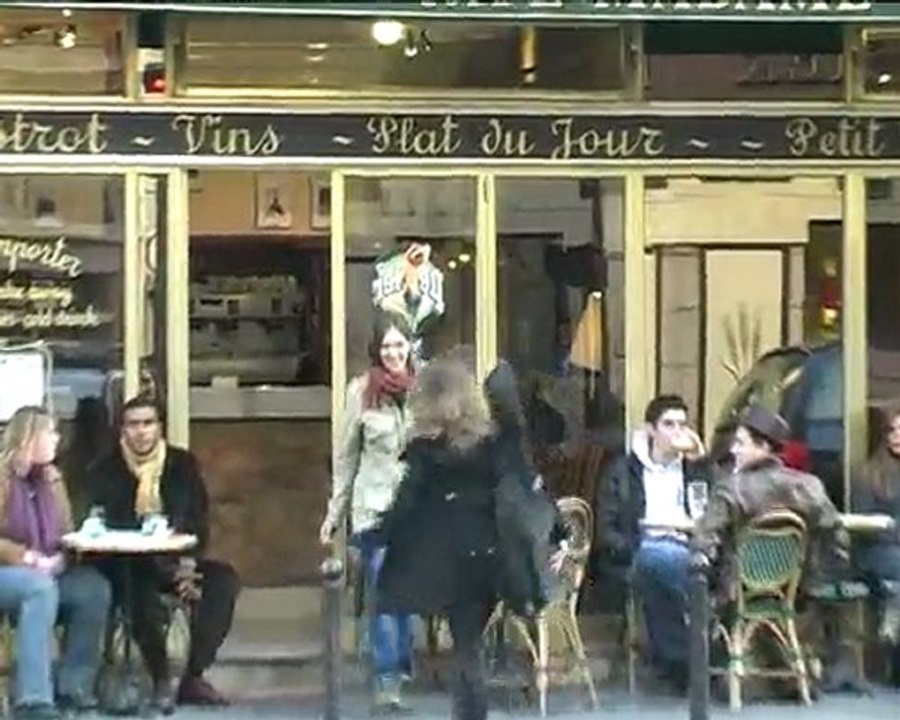 Eva , court métrage amateur. une musicienne arrive à paris..