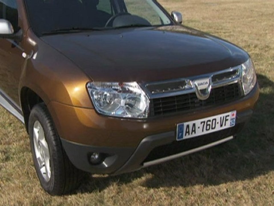 Dacia Duster static footage