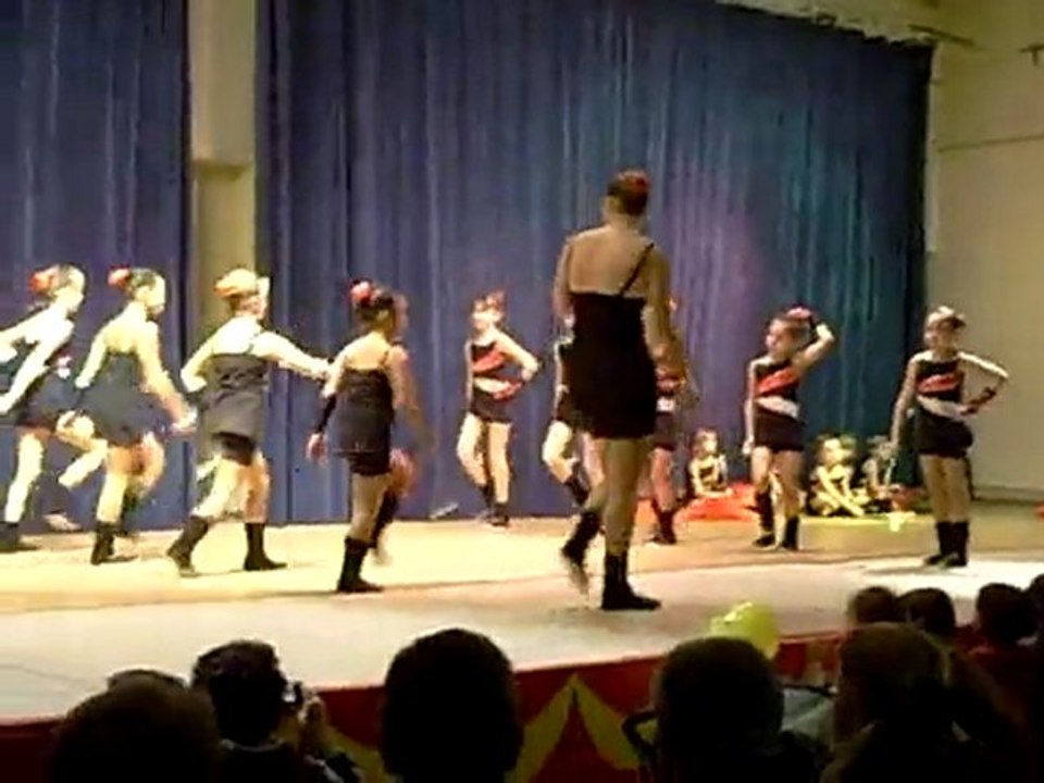 Le groupe des moyennes et grandes du Majoret'Club des Stuart