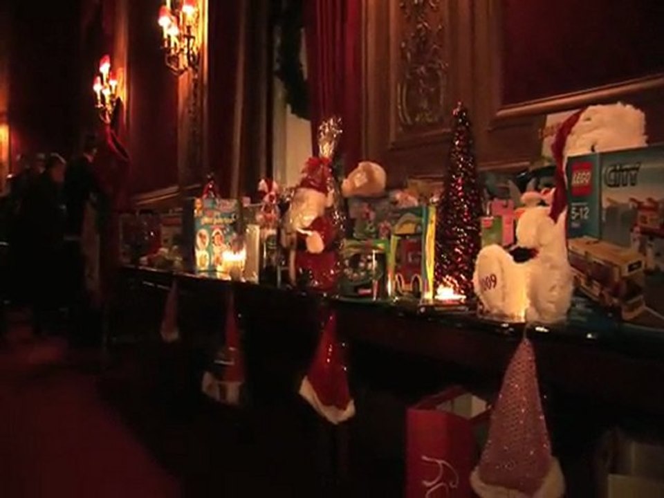 NY Giants, Mathias Kiwanuka hosts  the 2009 NECO Toy Drive