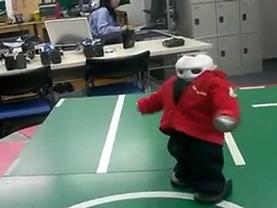 my-desi.de Breakdance Roboter