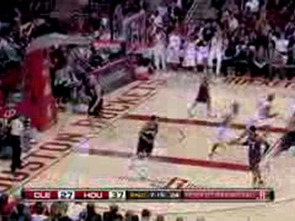 NBA Trevor Ariza drives low and throws down the vicious reve