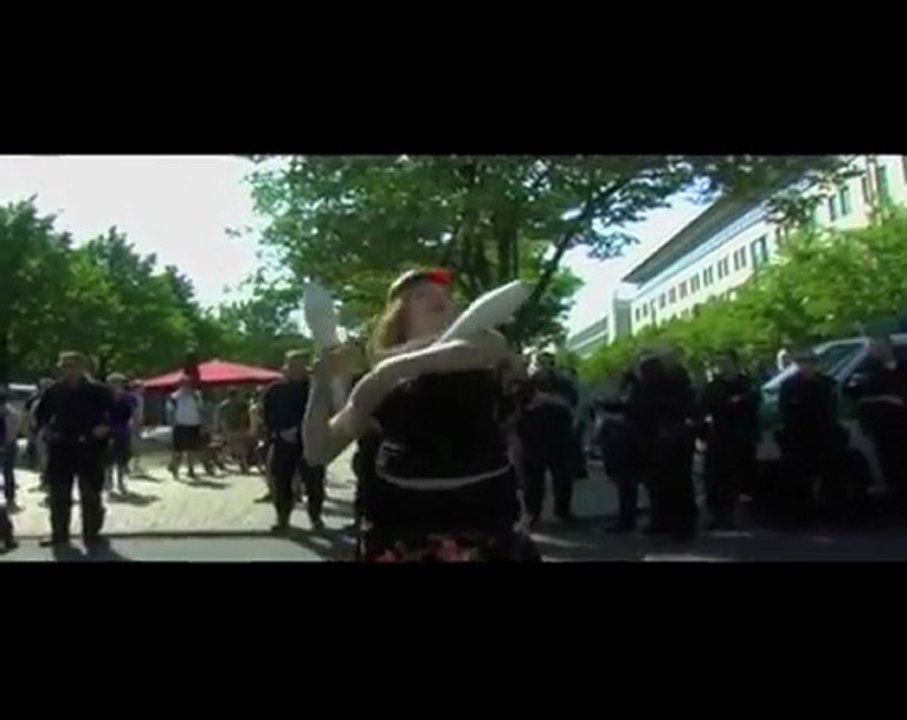 Street Performance, Berlin, May Day Anna Bösche