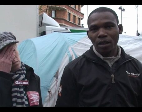 Danielle Simonnet et des travailleurs sans-papiers en grève